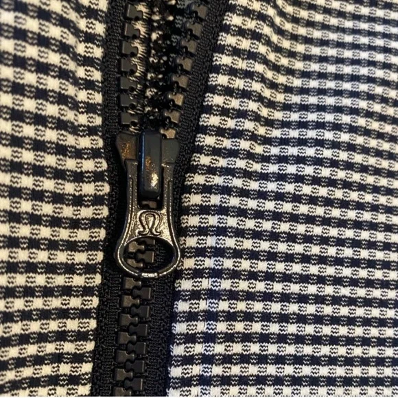 Lululemon Forme Jacket Gingham Blue Check Zip Front Size 2 - Picture 12 of 16